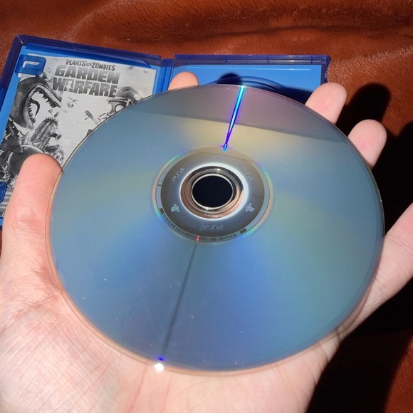 Plants vs Zombies: Garden Warfare for PS4 - Picture 4 of 4